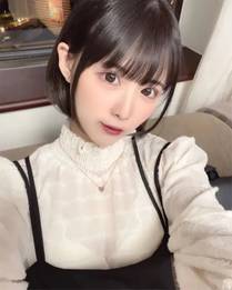 号舱房的女人海报